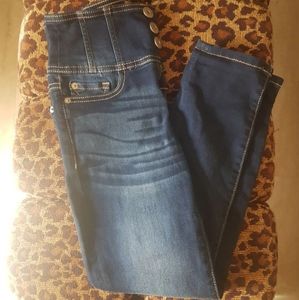 Capri juniors size 3